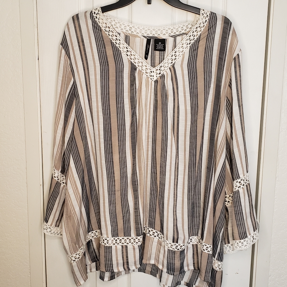 New Direction Curvy vertical stripe blouse 2X